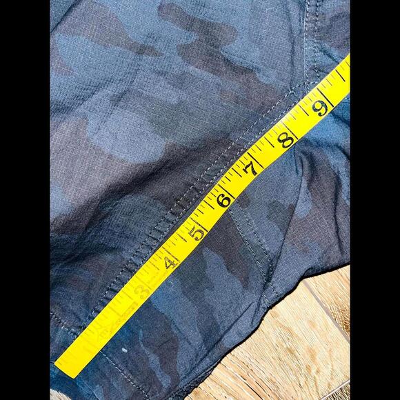 Vuori Men's Duraterra Ripstop Short Modern Fit Black Camouflage Size Small - Picture 5 of 5